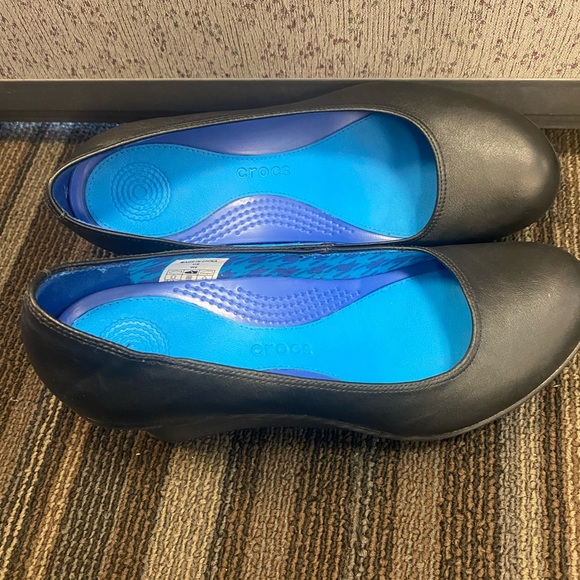 CROCS A-LEIGH closed Toe Wedge Black Leather Slip On Heel Shoe; Women’s Size 9 - Picture 7 of 8